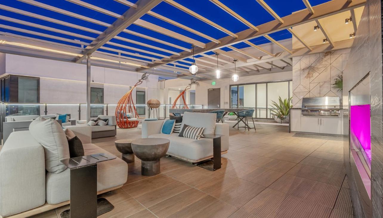 Apartment Stylish Hollywood
