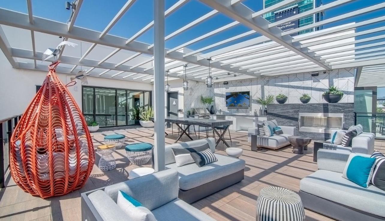 Stylish Hollywood Apartment