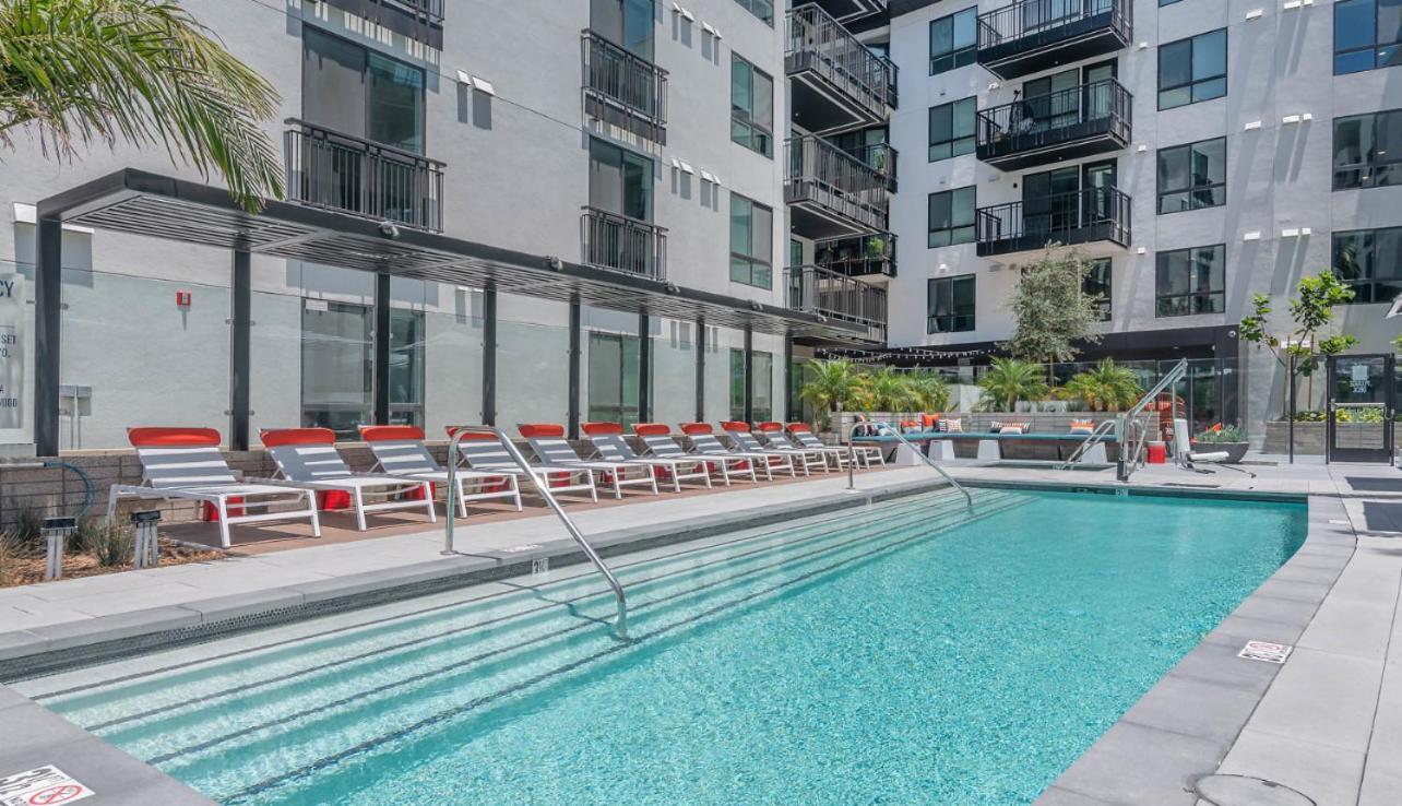 Apartment Stylish Hollywood