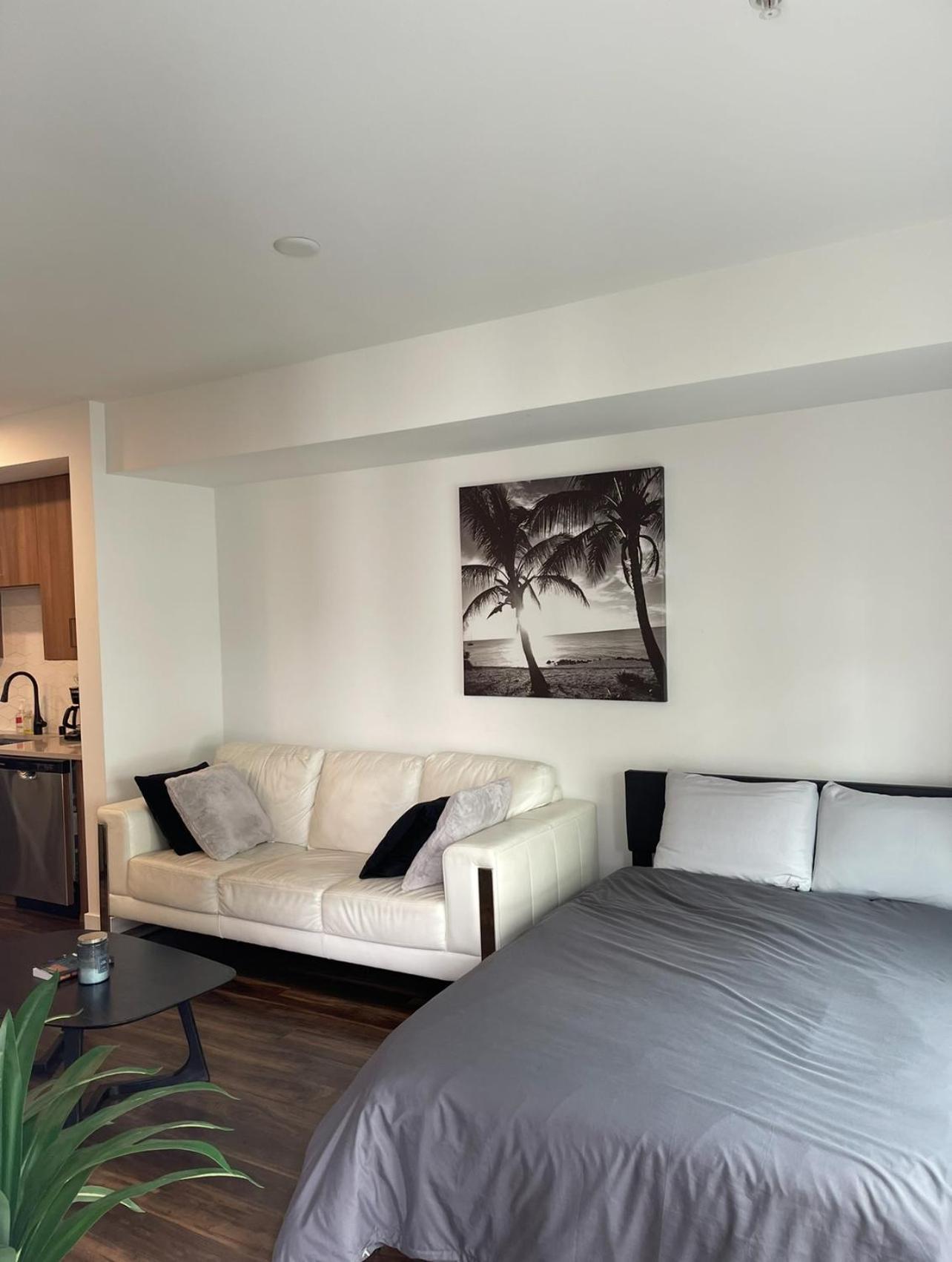 Stylish Hollywood Apartment Los Angeles