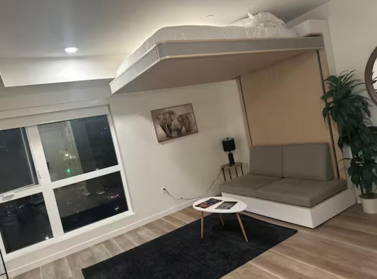 Stylish Hollywood Apartment Los Angeles