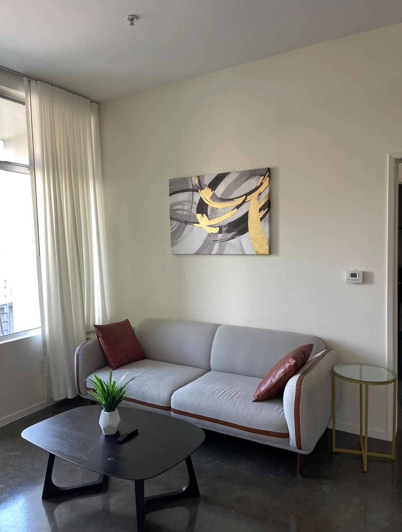 Stylish Hollywood Apartment Los Angeles